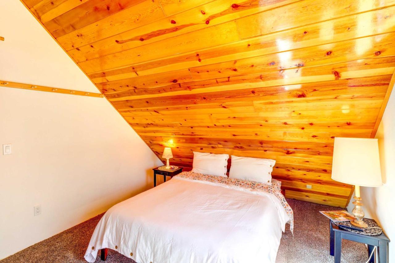 Lakeside Cabin Rental With Hot Tub - Close To Hiking ไพน์ท็อป-เลคไซด์ ภายนอก รูปภาพ